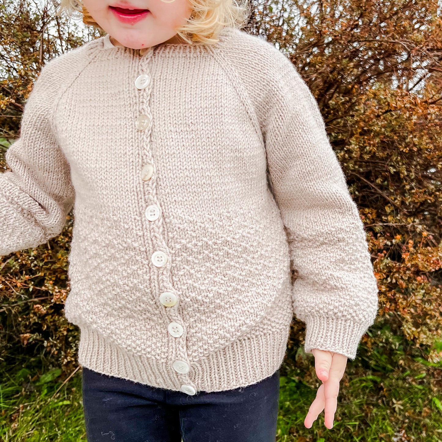 Pernille's pearl jacket (0-4 years)