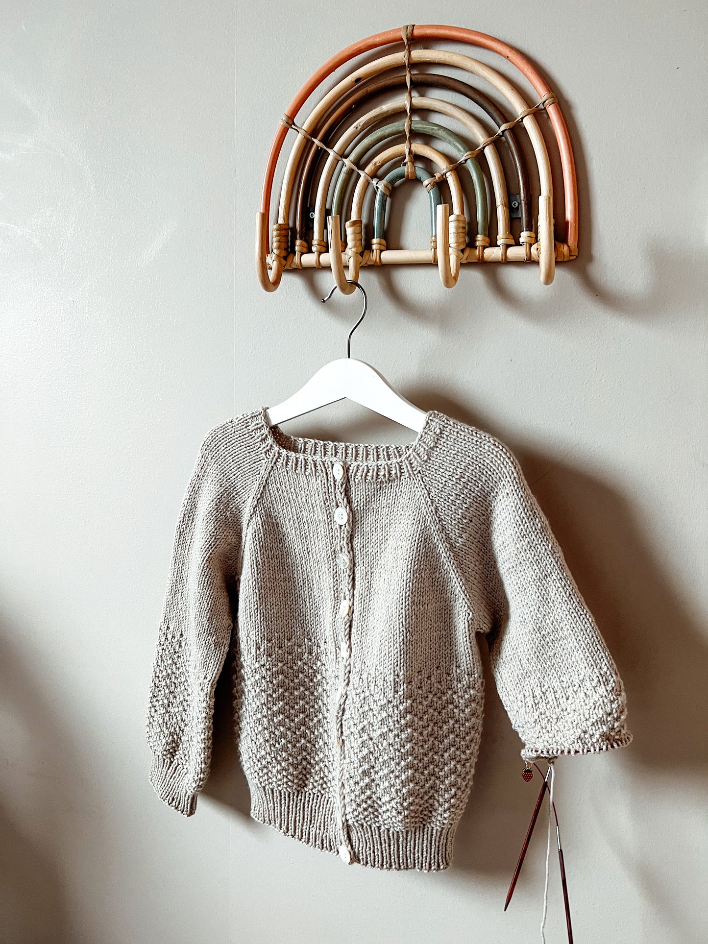 Pernille's pearl jacket (0-4 years)