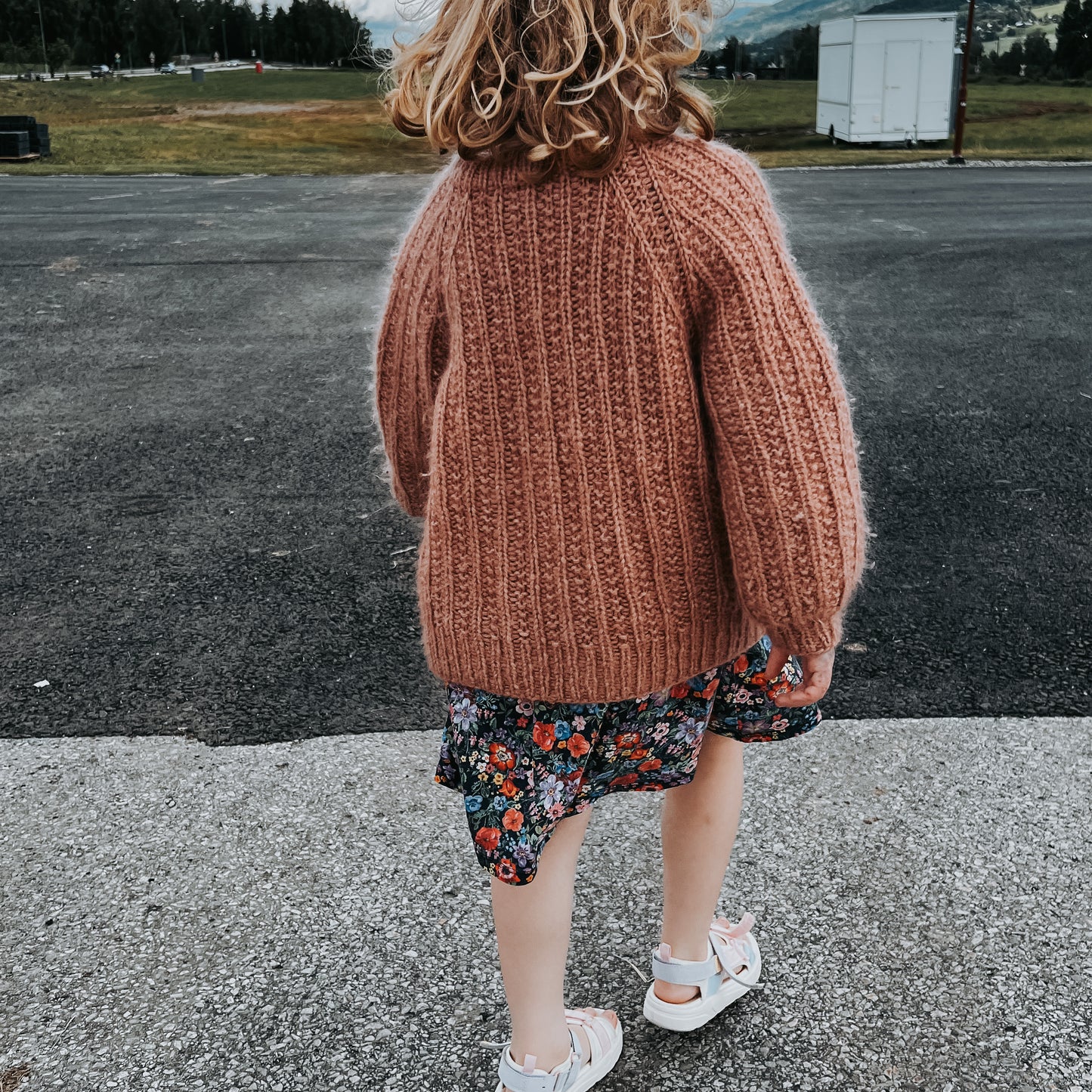 Chunky Amalie genser strikkepakke (9 mnd-4 år)