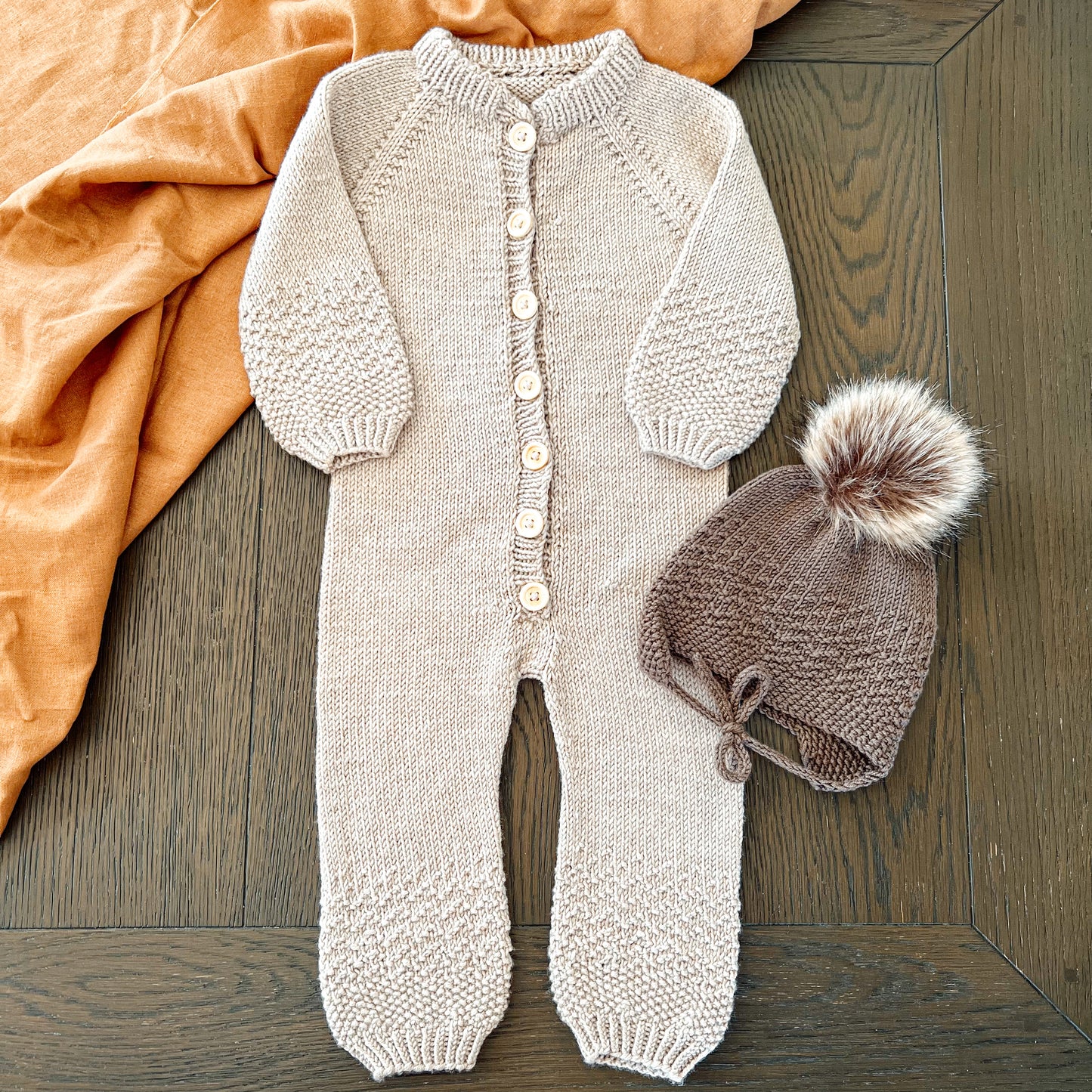 Pernille's pearl suit (0-3 years)