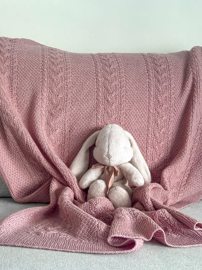 Tynt Amalies fletteteppe strikkepakke