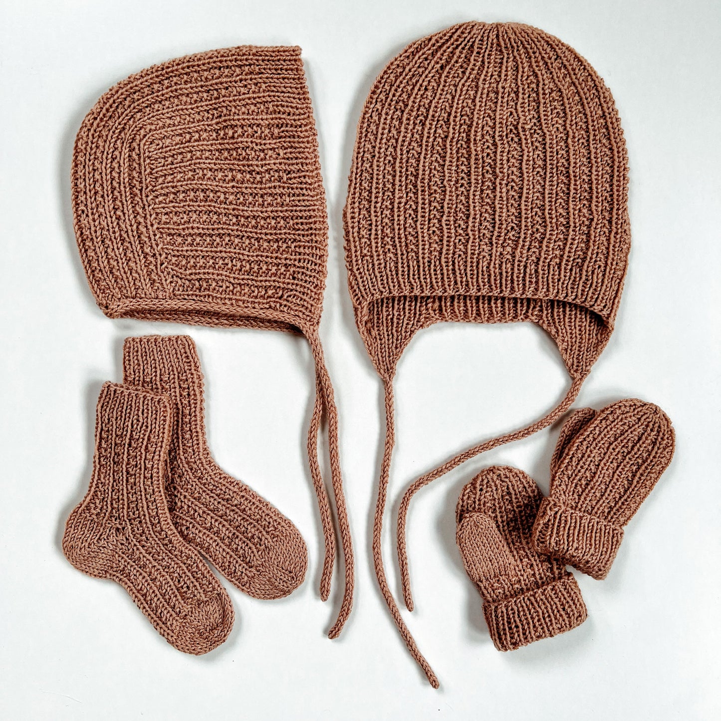 Amalie´s earflap beanie (English)