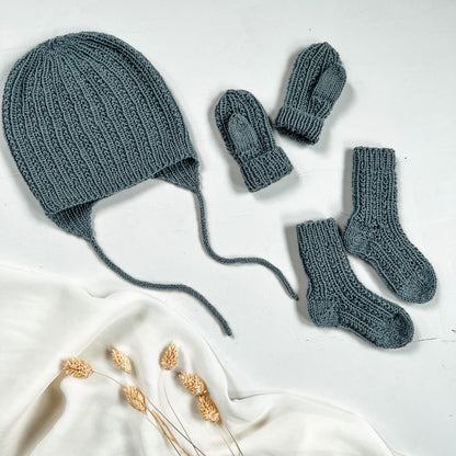 Amalie´s earflap beanie (English)