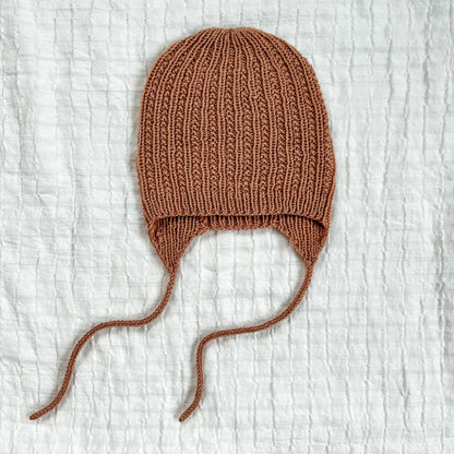 Amalie´s earflap beanie (English)