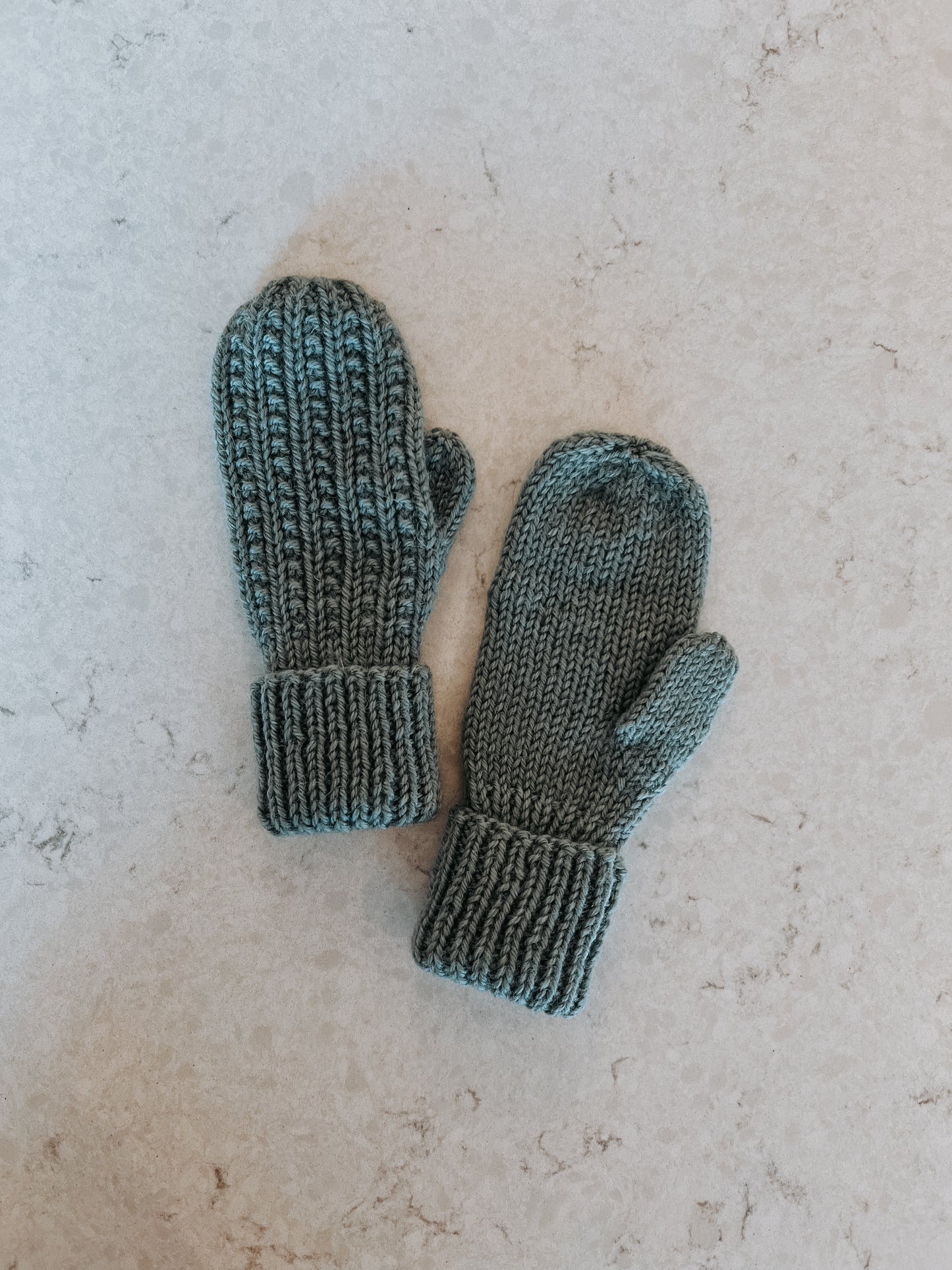 Amalie lue, hals, tykke votter og tykke sokker (1-12 år)