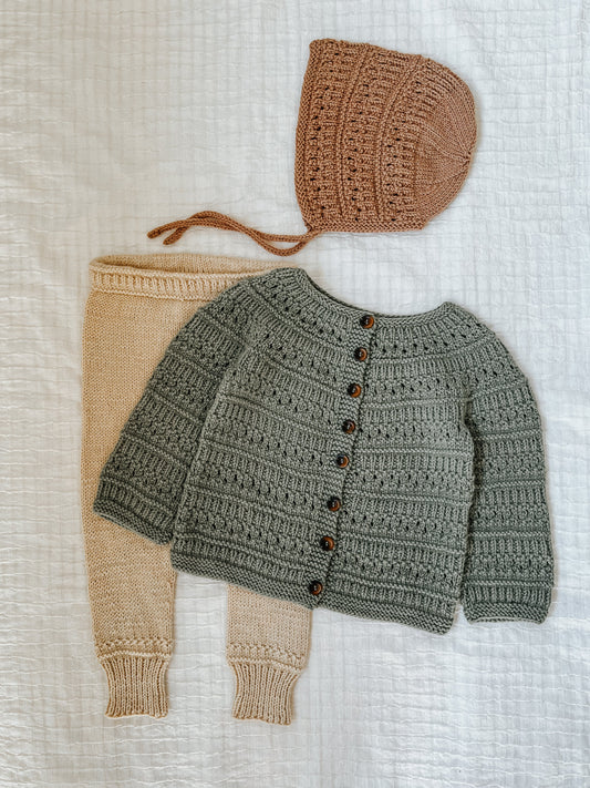 Olivenlund jakke, bukse og kyse (0-4 år)