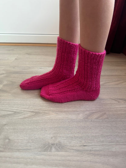 Amalie lue, hals, tykke votter og tykke sokker (1-12 år)